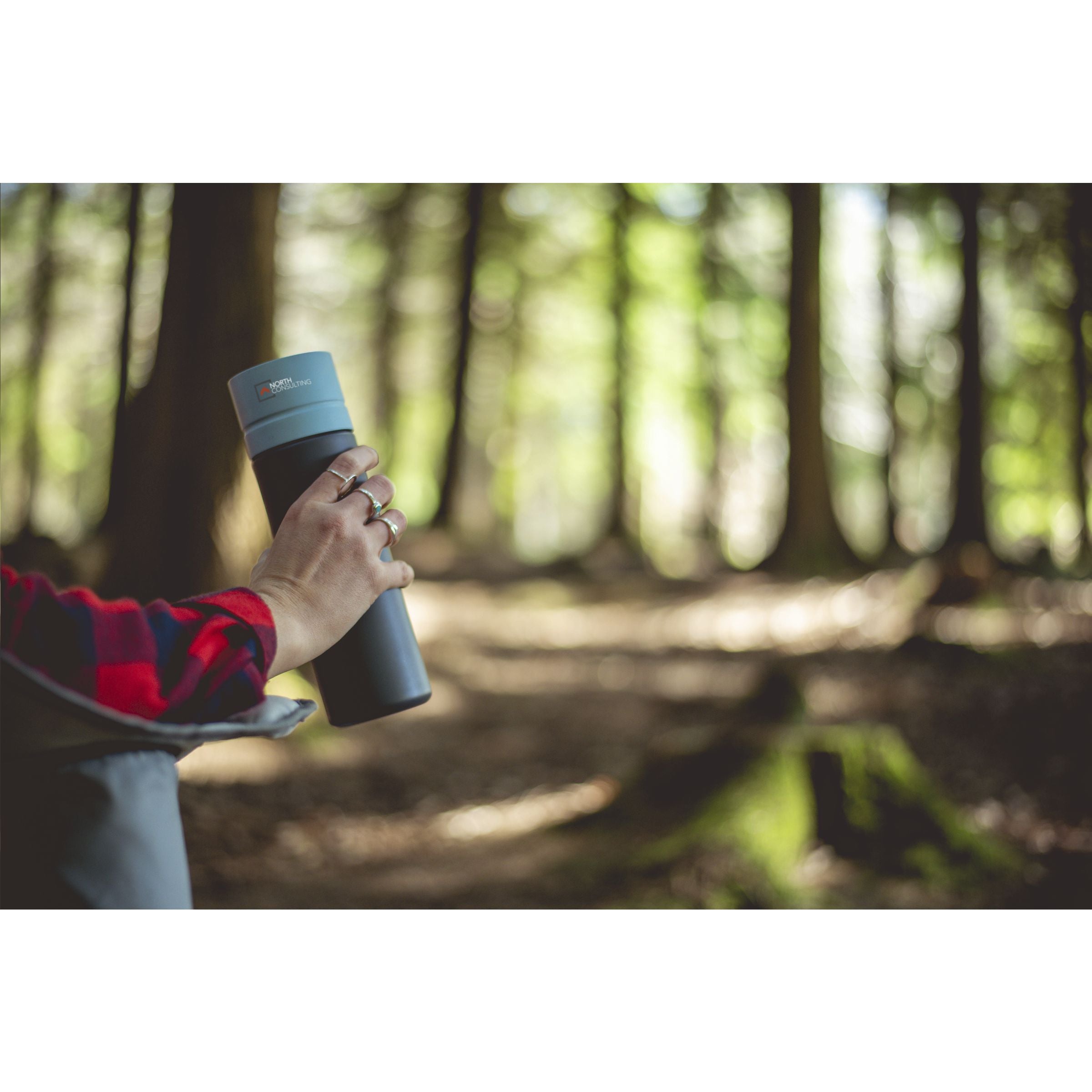 Circular&Co Reusable Bottle 600 ml Wasserflasche - Schwarz/Blau - Galerieansicht 9