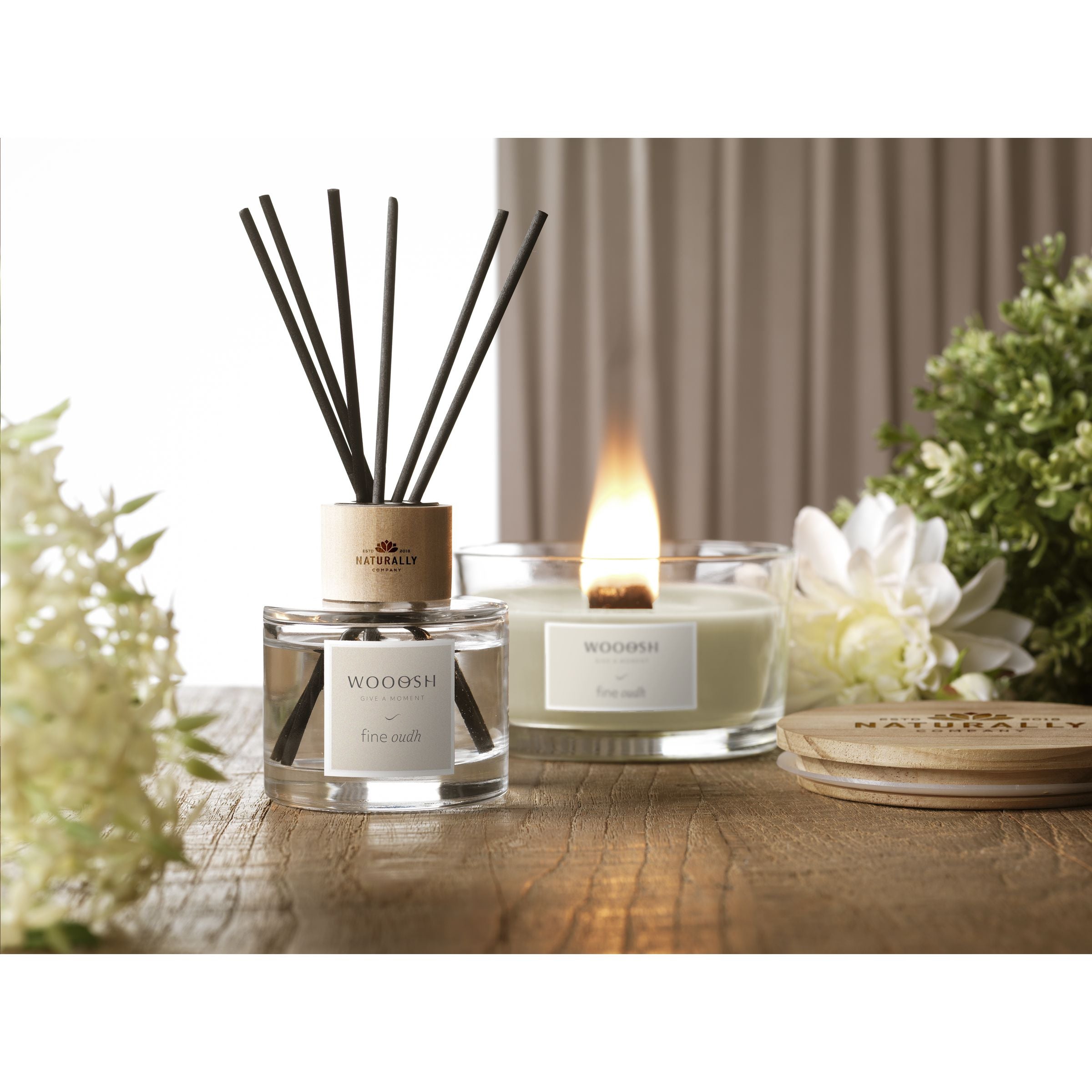 Wooosh Flame Scented Candle Fine Oudh - Weiß