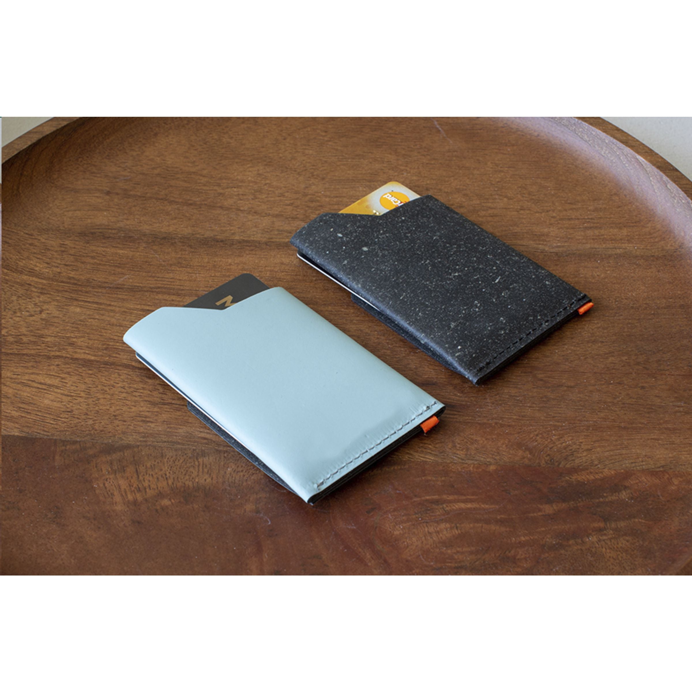 Recycled leather cardholder Kartenhalter - Schwarz