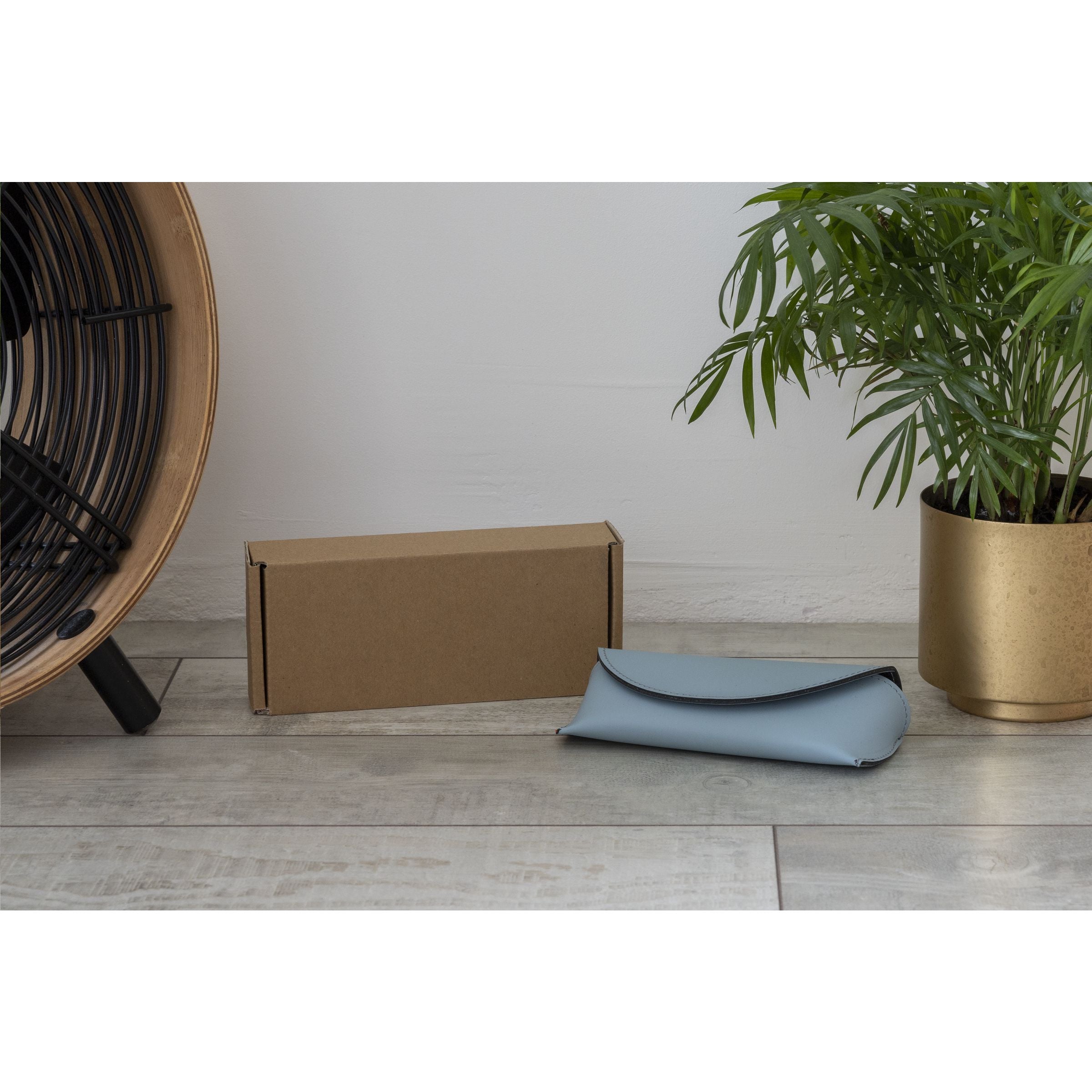 Recycled Leather Sunglasses Pouch  Brillen-Etui - Hellblau - Galerieansicht 2